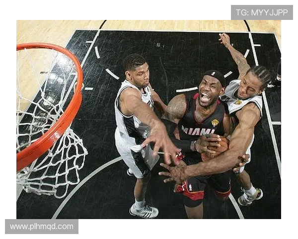 马刺与快船激战第三场争夺季后赛晋级关键战役的精彩回顾与分析