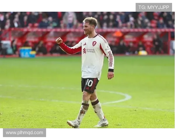 麦卡利斯特：从传奇球员到足球战术大师的华丽转身与影响力解析